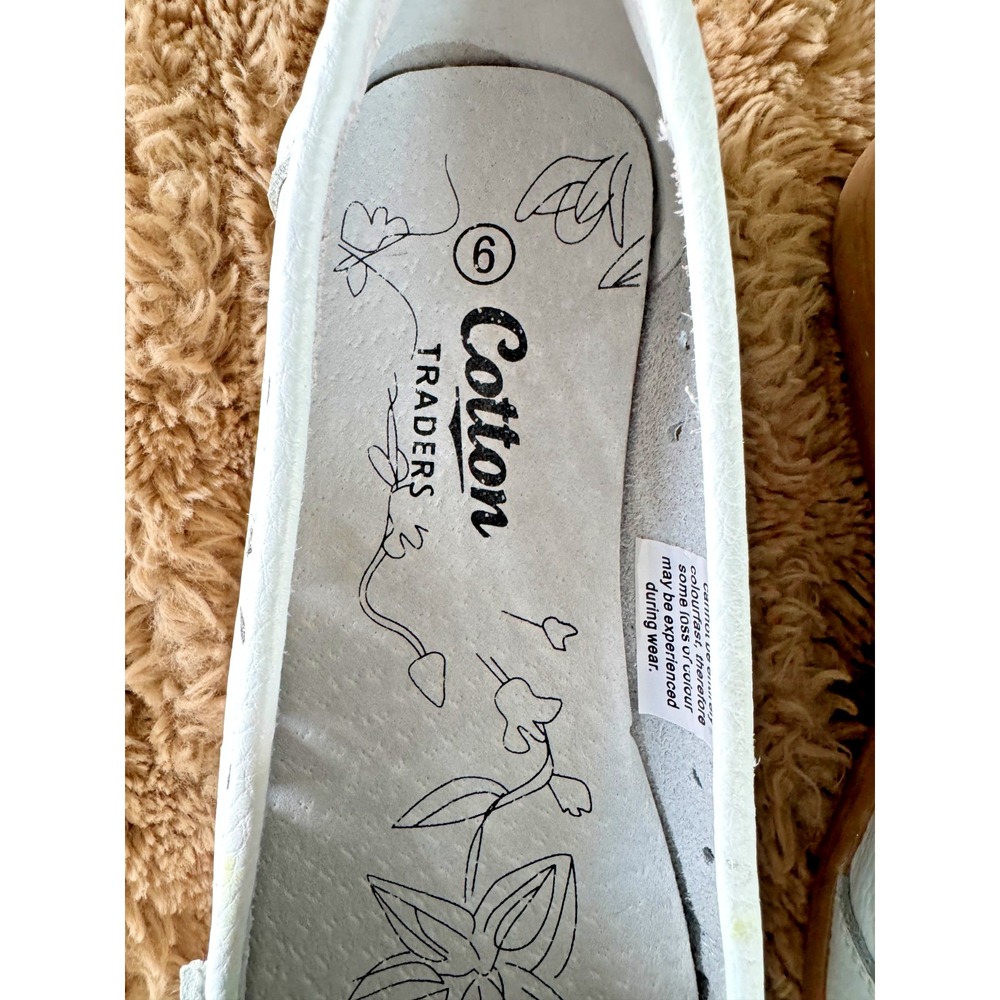 Cotton Traders Womens Leather Embroidered Loafers White Floral UK 6 US 8 Comfort - Picture 7 of 10